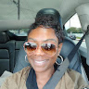 Meet your Posher, Genia